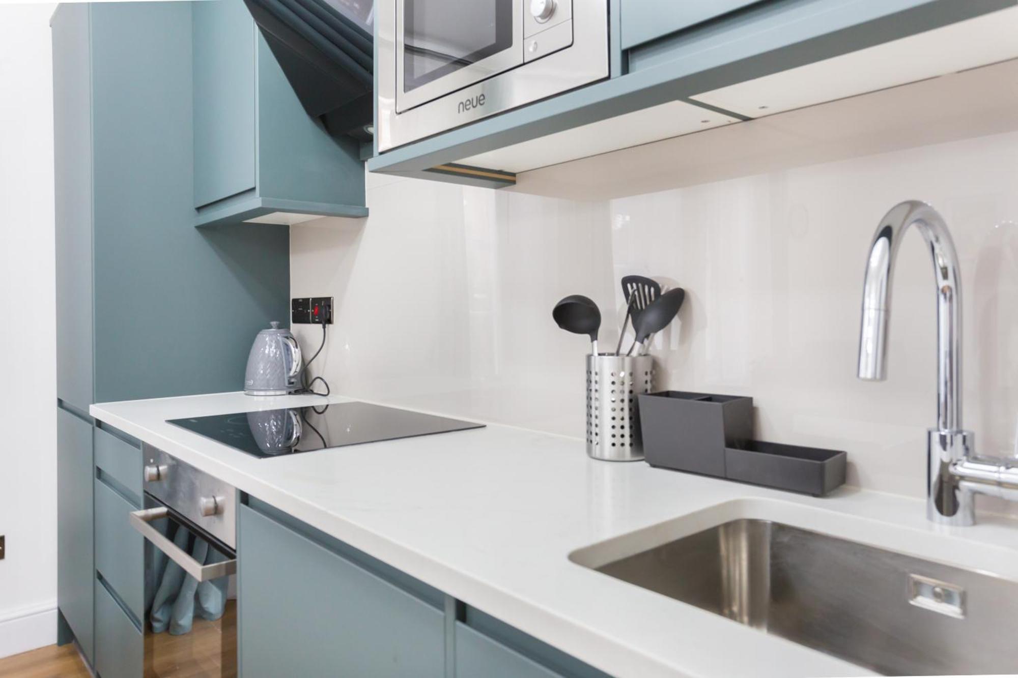 City Centre One Bedroom Apartment Next To Station, Newly Renovated Londen Buitenkant foto