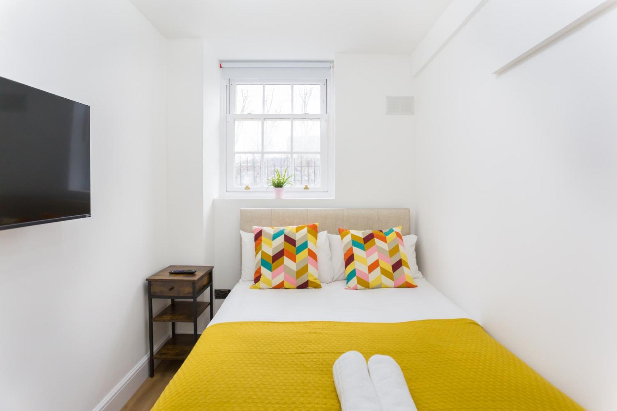City Centre One Bedroom Apartment Next To Station, Newly Renovated Londen Buitenkant foto