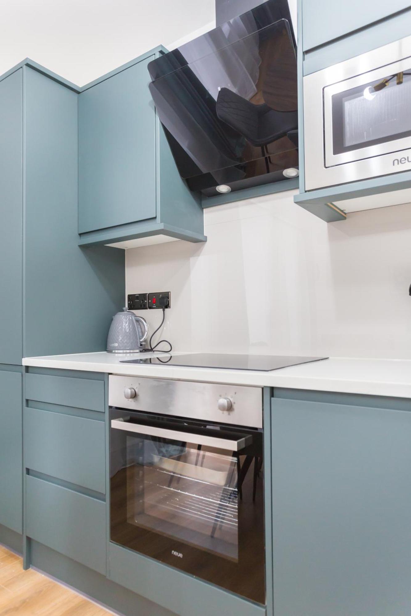 City Centre One Bedroom Apartment Next To Station, Newly Renovated Londen Buitenkant foto
