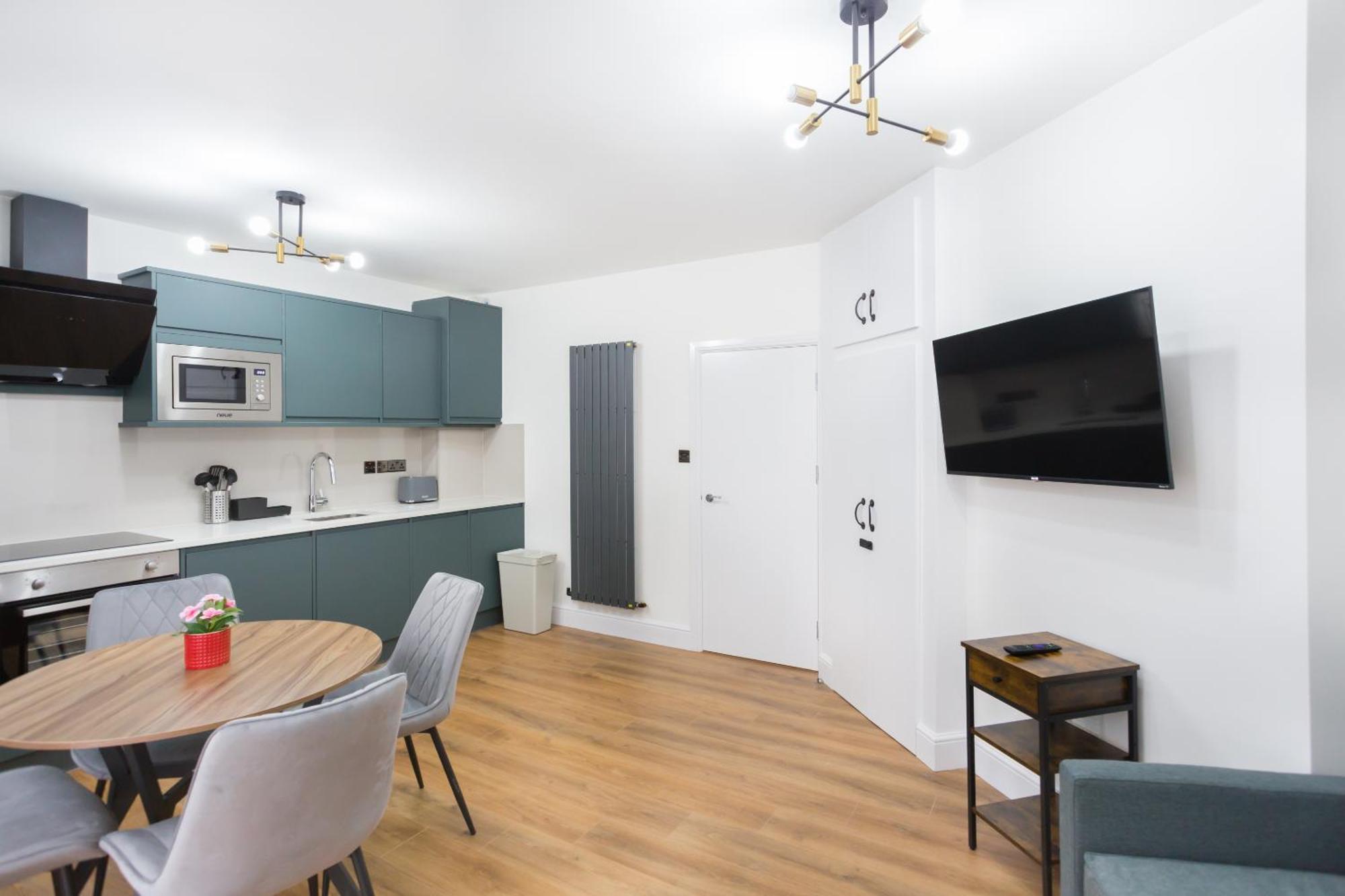 City Centre One Bedroom Apartment Next To Station, Newly Renovated Londen Buitenkant foto